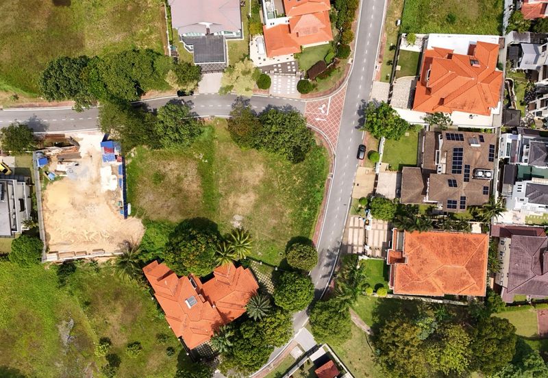 BUKIT JELUTONG, Corner Bungalow Lot 9,030 sqft For Sale