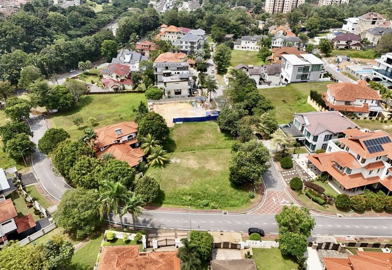 BUKIT JELUTONG, Corner Bungalow Lot 9,030 sqft For Sale