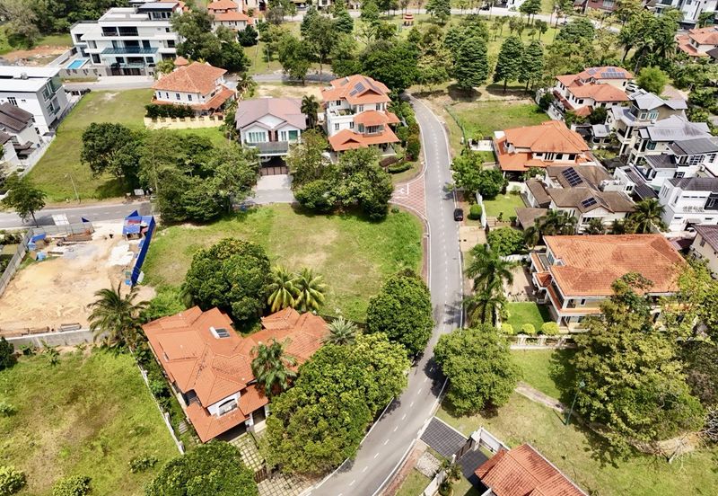 BUKIT JELUTONG, Corner Bungalow Lot 9,030 sqft For Sale