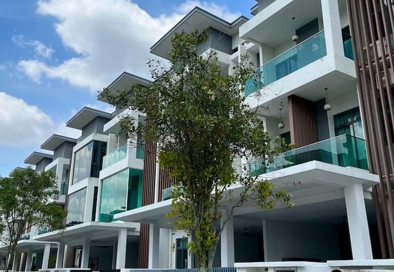 3 Storey Reflexion Pool Villa @ Puchong South