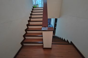 USJ HEIGHTS, 2.5 Storey Corner Lot Terrace House For Sale