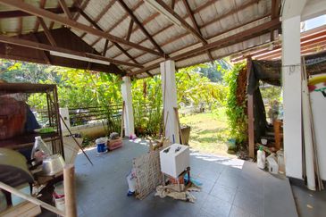 USJ HEIGHTS, 2.5 Storey Corner Lot Terrace House For Sale