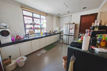 USJ HEIGHTS, 2.5 Storey Corner Lot Terrace House For Sale