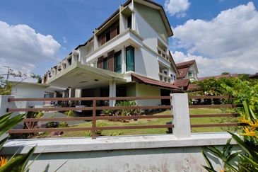 USJ HEIGHTS, 2.5 Storey Corner Lot Terrace House For Sale