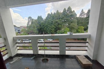 USJ HEIGHTS, 2.5 Storey Corner Lot Terrace House For Sale