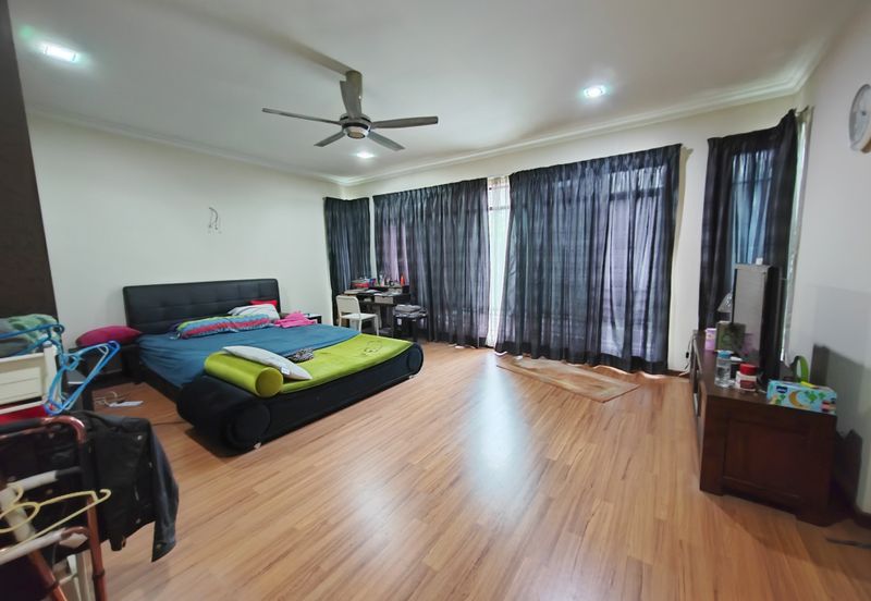 USJ HEIGHTS, 2.5 Storey Corner Lot Terrace House For Sale