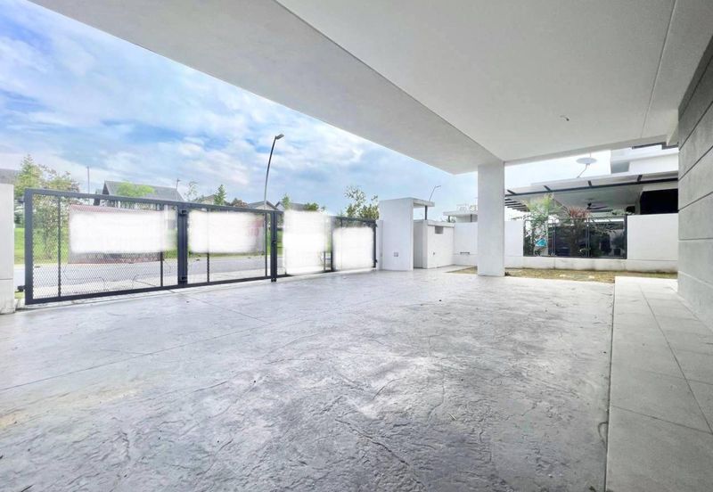 Reesia Elmina Garden