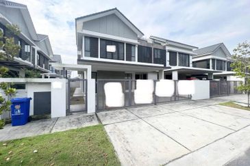 Reesia Elmina Garden