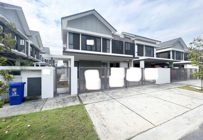 Reesia Elmina Garden