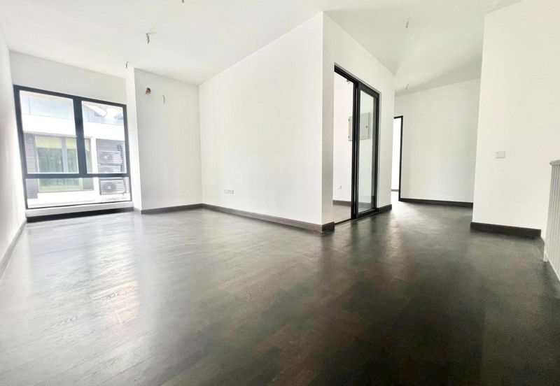 Reesia Elmina Garden