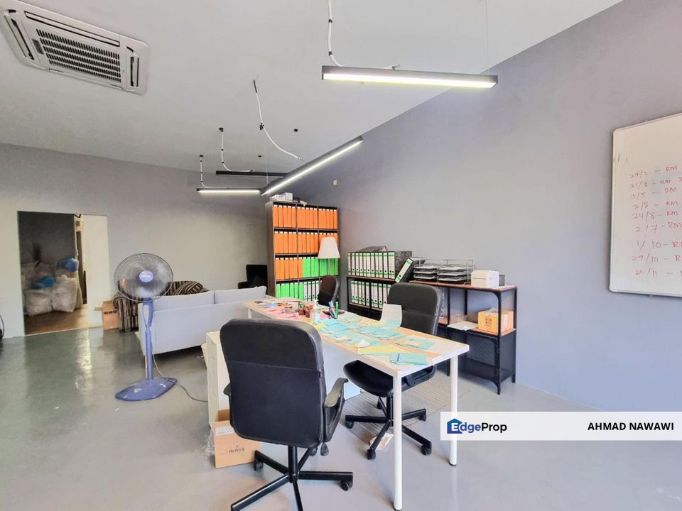 SP5 BANDAR SAUJANA PUTRA , 2 Storey Shop Lot For Sale, Selangor, Jenjarom