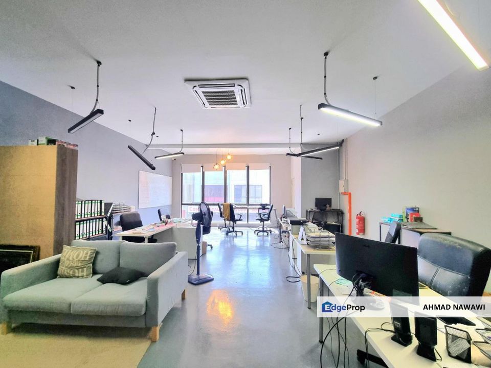 SP5 BANDAR SAUJANA PUTRA , 2 Storey Shop Lot For Sale, Selangor, Jenjarom