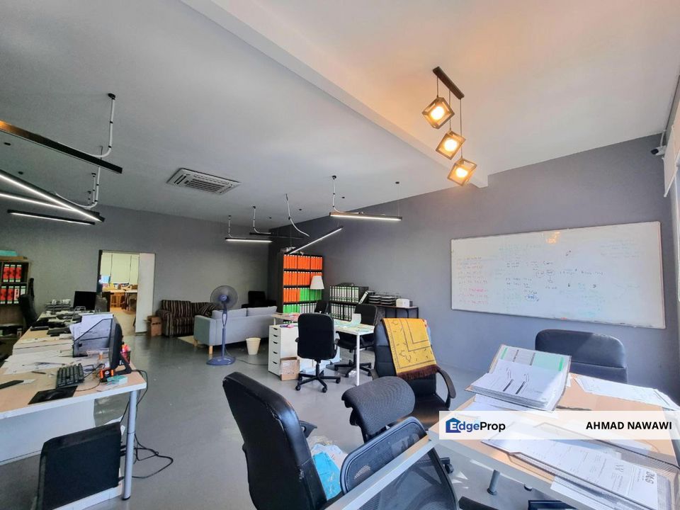 SP5 BANDAR SAUJANA PUTRA , 2 Storey Shop Lot For Sale, Selangor, Jenjarom