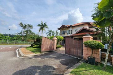 JALAN BIDAI BUKIT JELUTONG, 2 Storey Corner Lot Bungalow House For Sale