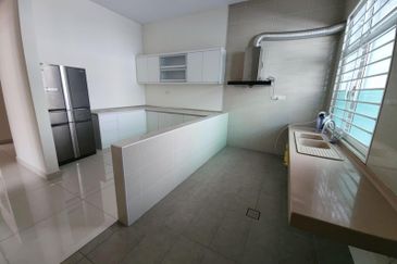 USJ HEIGHTS  SUBANG JAYA , 3 Storey Bungalow House For Sale