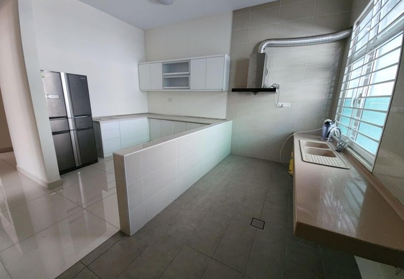 USJ HEIGHTS  SUBANG JAYA , 3 Storey Bungalow House For Sale