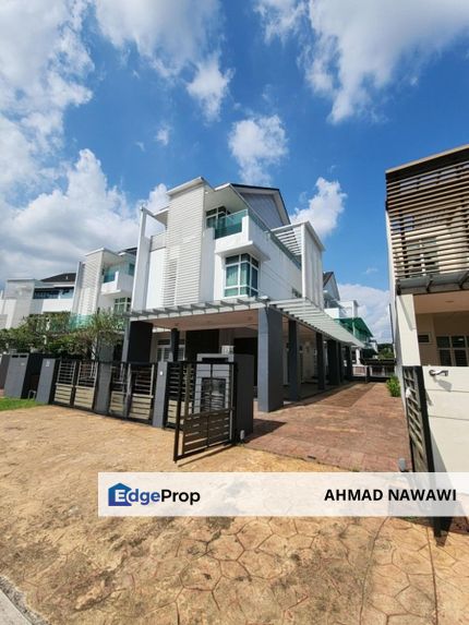 USJ HEIGHTS  SUBANG JAYA , 3 Storey Bungalow House For Sale, Selangor, USJ Heights