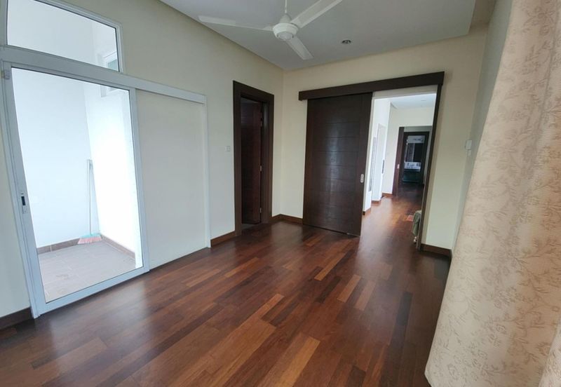 USJ HEIGHTS  SUBANG JAYA , 3 Storey Bungalow House For Sale