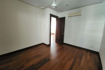 USJ HEIGHTS  SUBANG JAYA , 3 Storey Bungalow House For Sale