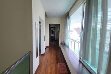 USJ HEIGHTS  SUBANG JAYA , 3 Storey Bungalow House For Sale