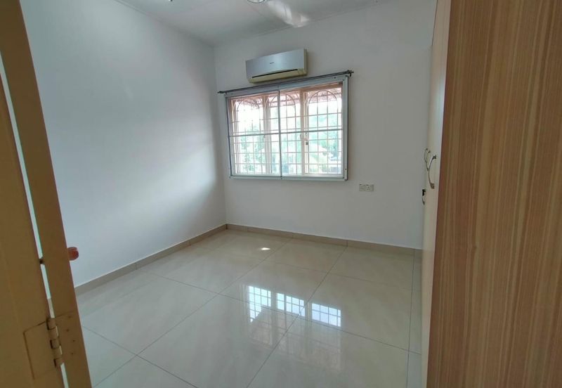 ANGGERIK ARANDA KOTA KEMUNING, 2 Storey Cluster Terrace House For Sale
