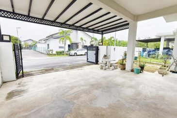 TAMAN NAKHODA TELOK PANGLIMA GARANG, 1 Storey Semi Detached House For Sale