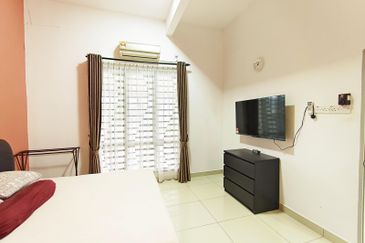 TAMAN NAKHODA TELOK PANGLIMA GARANG, 1 Storey Semi Detached House For Sale