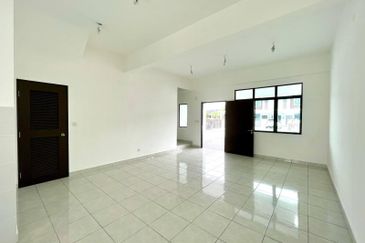 Iris @ Bandar Hillpark