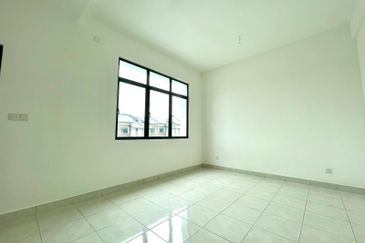 Iris @ Bandar Hillpark