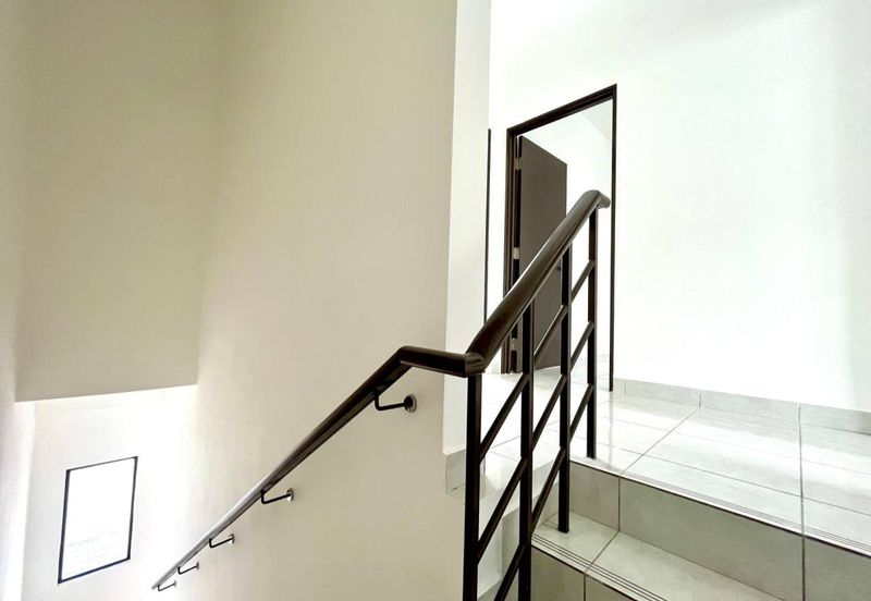 Iris @ Bandar Hillpark