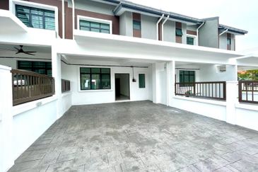 Iris @ Bandar Hillpark