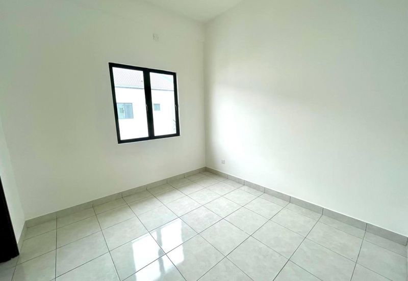 Iris @ Bandar Hillpark