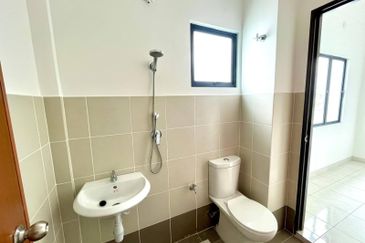 Iris @ Bandar Hillpark