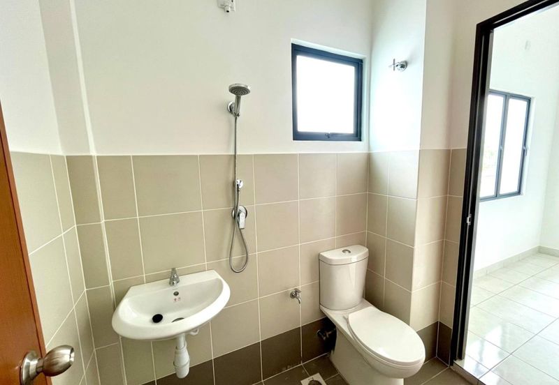 Iris @ Bandar Hillpark