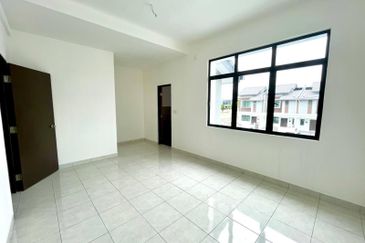 Iris @ Bandar Hillpark