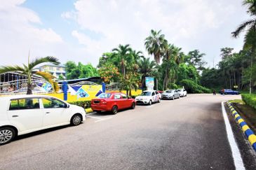 Ayer Keroh Commercial Centre