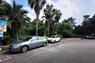 Ayer Keroh Commercial Centre