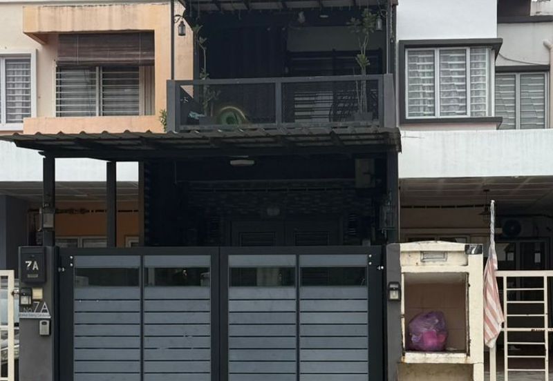 Townhouse Taman Udang Cendana Klang