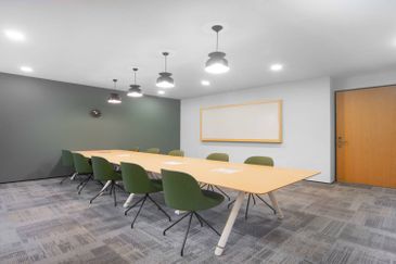 Standard Chartered Building,Fully Furnished Office