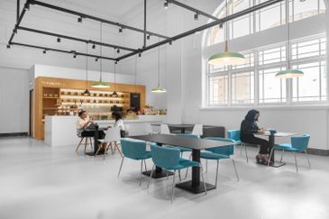 Standard Chartered Building,Fully Furnished Office