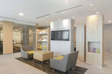 Hunza Tower, Gurney Paragon Fully Furnished Office