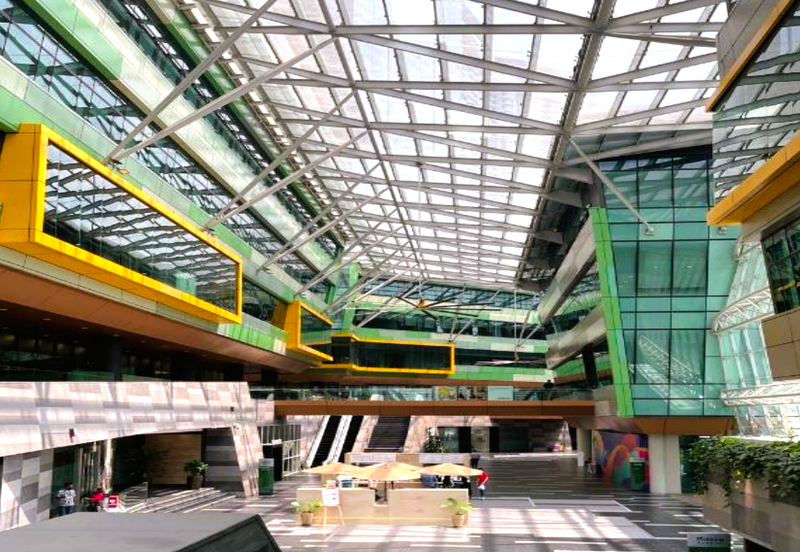 Platinum Sentral, Short walk to train station