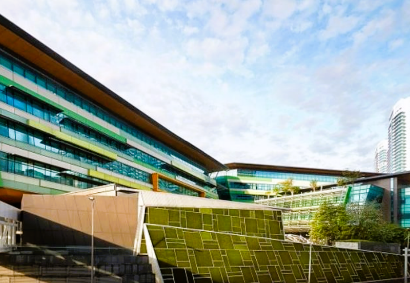 Platinum Sentral, Short walk to train station