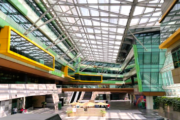 Platinum Sentral, Short walk to train station