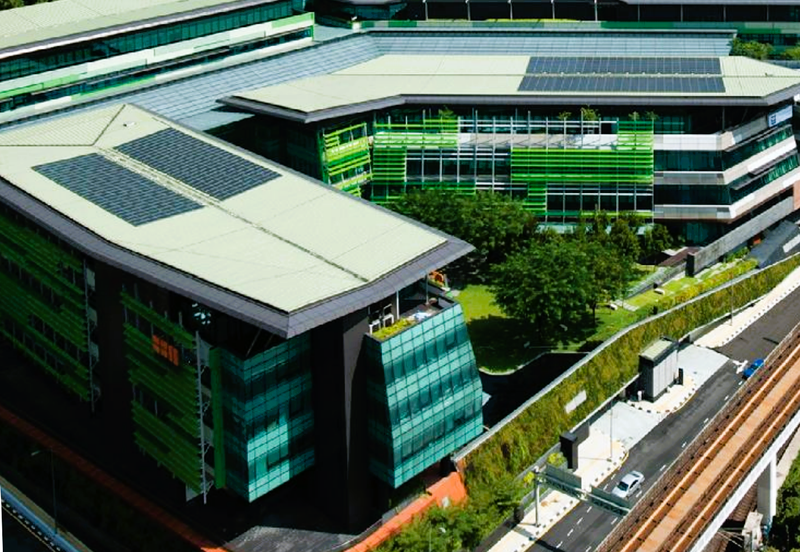 Platinum Sentral, Short walk to train station