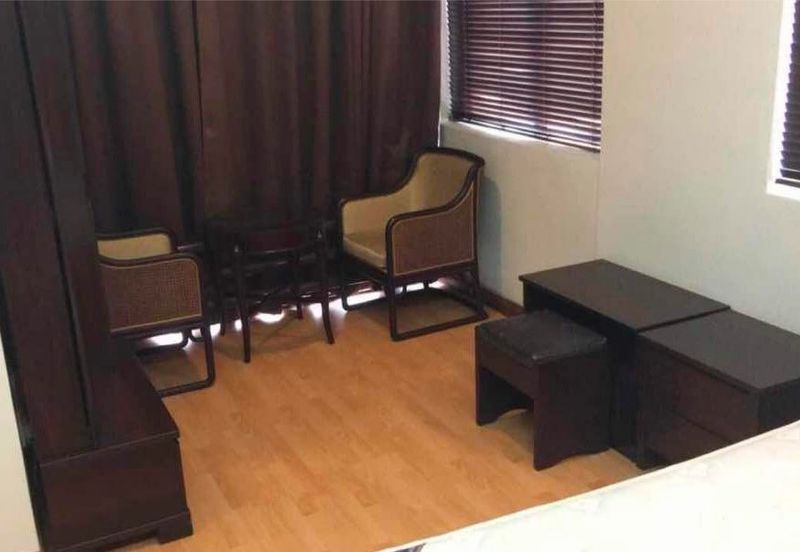 Golden Coast Condominium