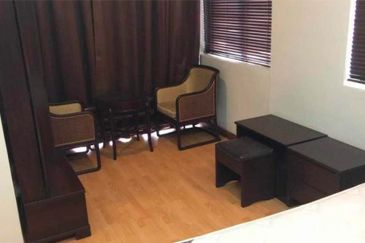 Golden Coast Condominium