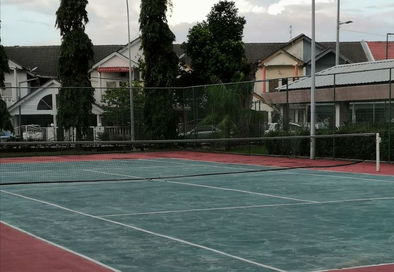 Golden Coast Condominium