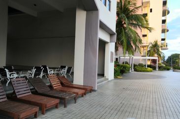 Golden Coast Condominium