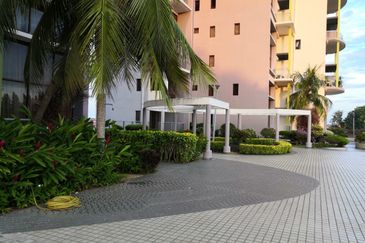 Golden Coast Condominium